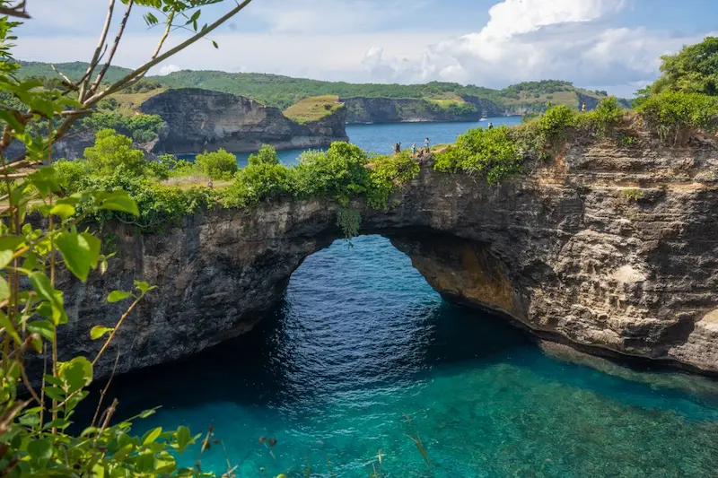 broken beach nusa penida
