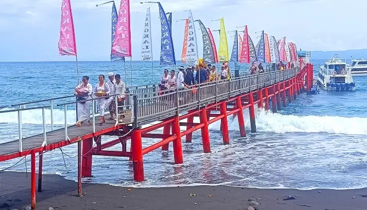 kusamba harbor the angkal